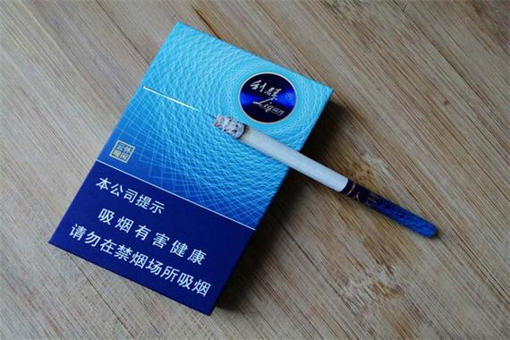 蓝色777进口香烟，品味奢华，尽享尊贵人生